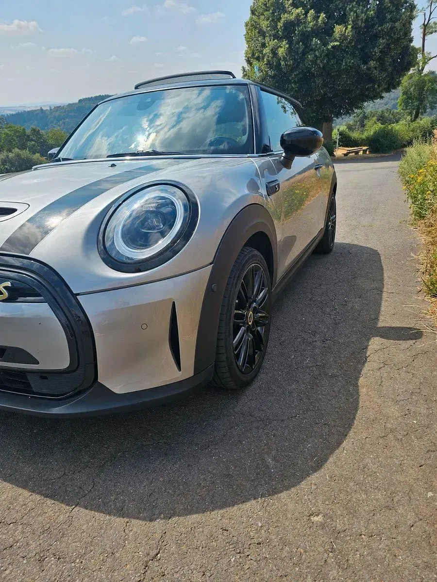 Gebraucht Mini Cooper SE Classic 135 kW (184 PS) 2023 Silber Kleinwagen