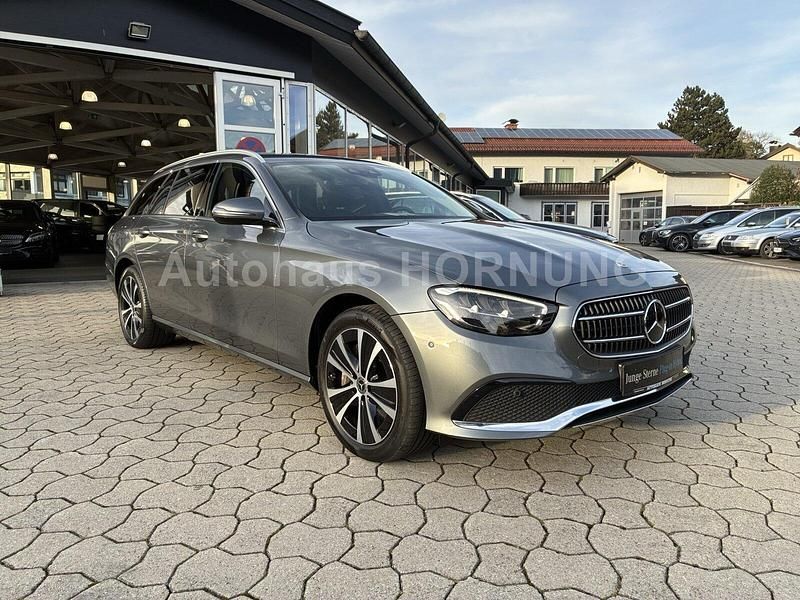 Gebraucht Mercedes E300 306 PS (225 kW) 2022 Metalliclack selenitgrau Limousine