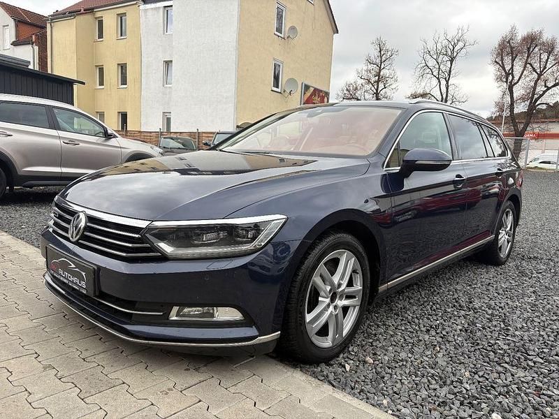 Blau Gebraucht 2015 VW Passat Highline Kombi | 9.999 € (Guter Preis) - Bild 1/4