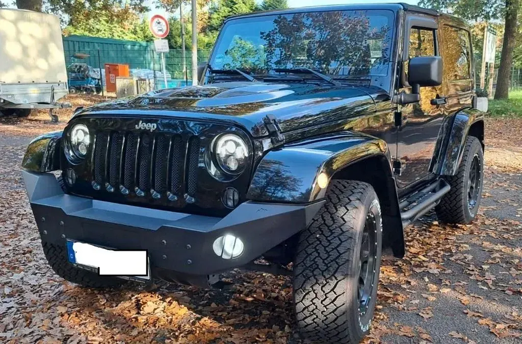 Gebraucht Jeep Wrangler Sahara 200 PS (147 kW) 2011 Schwarz SUV