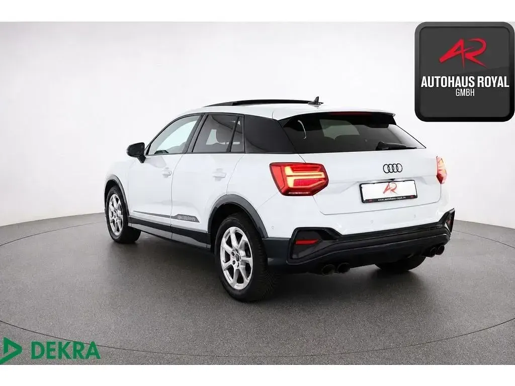 Gebraucht Audi SQ2 Ambiente 300 PS (220 kW) 2023 Weiss (metallic) SUV