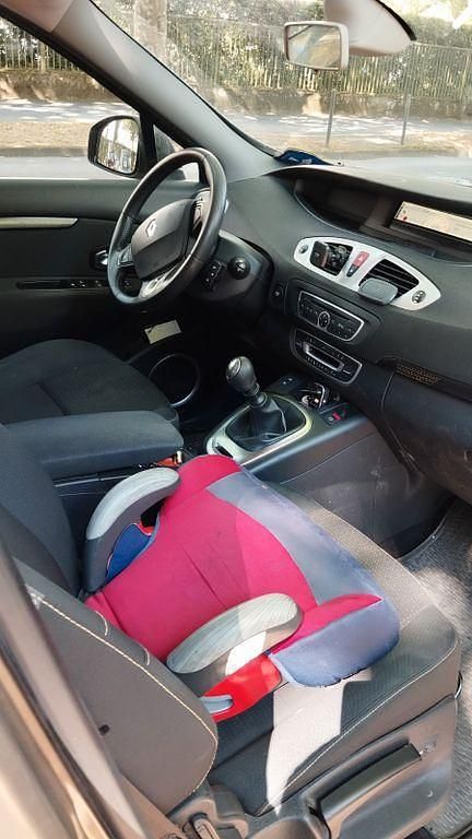 Gebraucht Renault Scénic III Authentique 110 PS (80 kW) 2010 Beige Van / Kleinbus