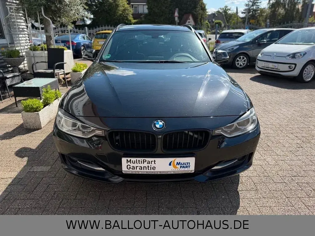 Gebraucht BMW 318 Sport Line 143 PS (105 kW) 2014 Schwarz Limousine