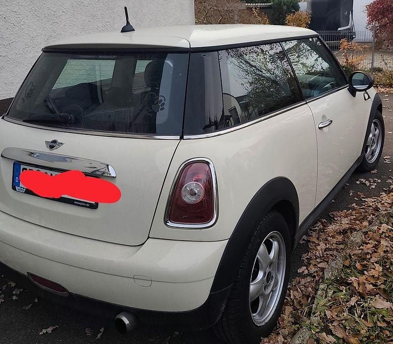 Weiß Gebraucht 2009 Mini ONE Kleinwagen | 2.200 € (Superpreis) - Bild 1/4