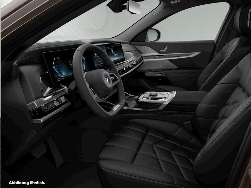 Gebraucht BMW 750e Sport Line 489 PS (359 kW) 2025 Oxidgrau metallic Limousine