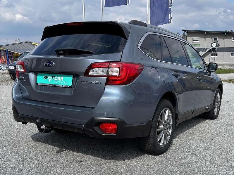 Gebraucht Subaru Outback Comfort 175 PS (128 kW) 2016 Platinum gray met. Kombi