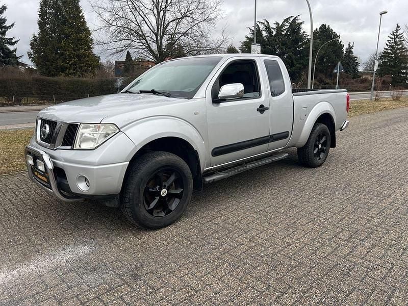 Gebraucht Nissan Navara 174 PS (127 kW) 2005 Silber Abholung