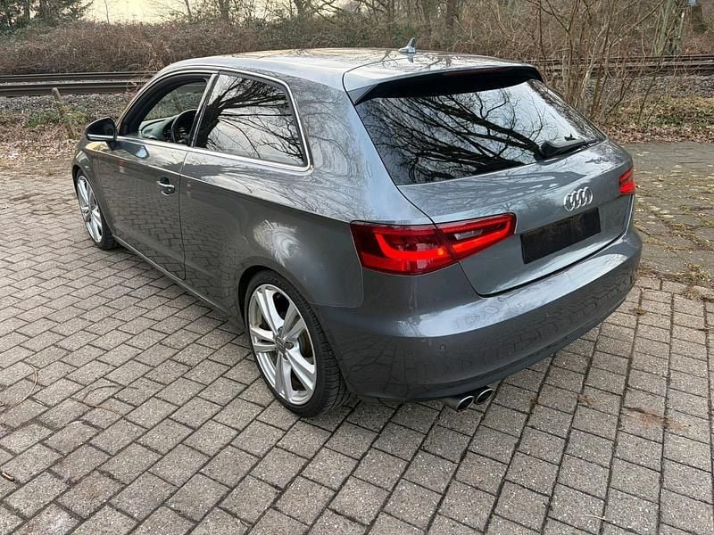 Gebraucht Audi A3 150 PS (110 kW) 2013 Grau Coupé