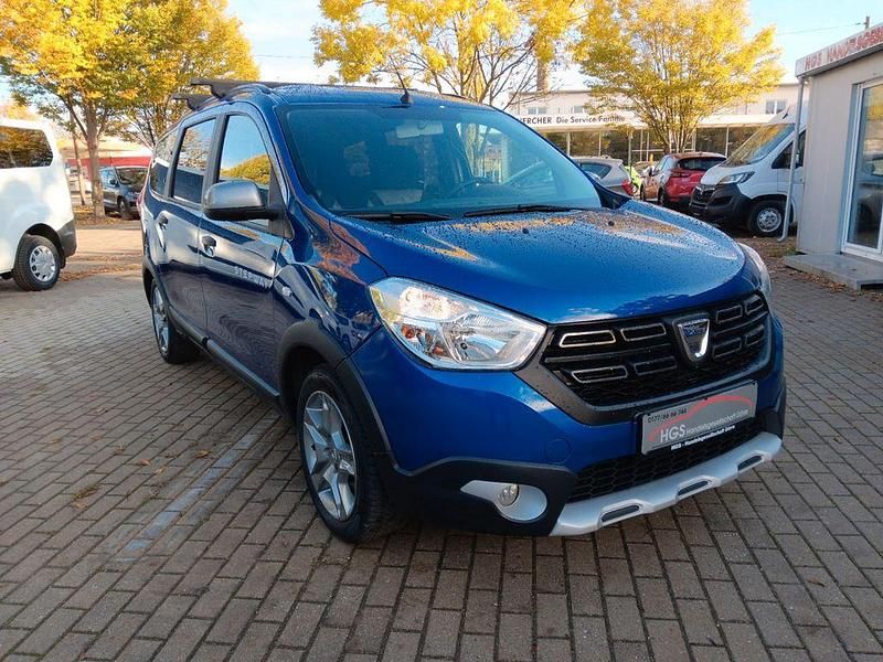Gebraucht Dacia Lodgy Stepway 131 PS (96 kW) 2021 Blau Van / Kleinbus