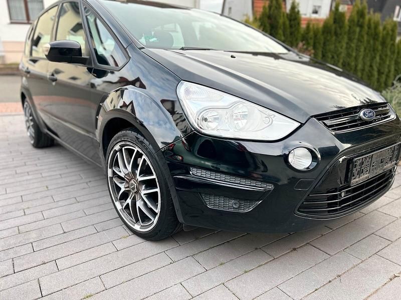 Gebraucht Ford S-MAX S 163 PS (119 kW) 2010 Schwarz Van / Kleinbus