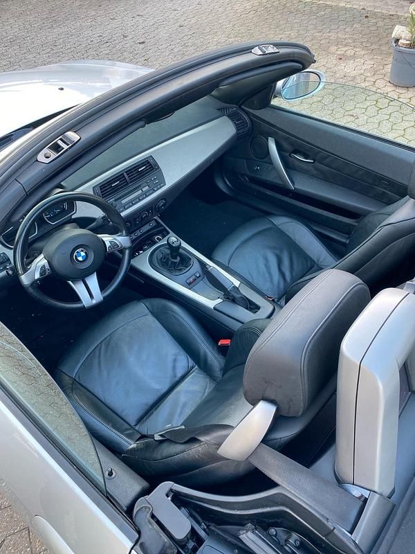 Gebraucht BMW Z4 170 PS (125 kW) 2005 Grau Cabrio