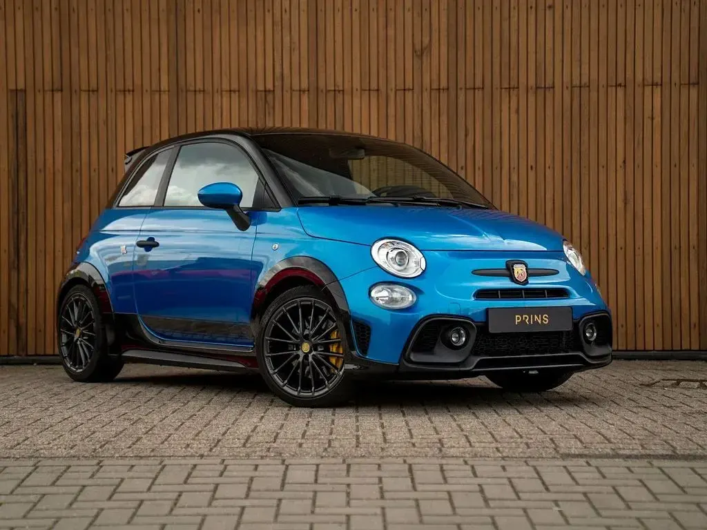 Usado Abarth 695 179 HP (131 kW) 2022 Azul Citadino