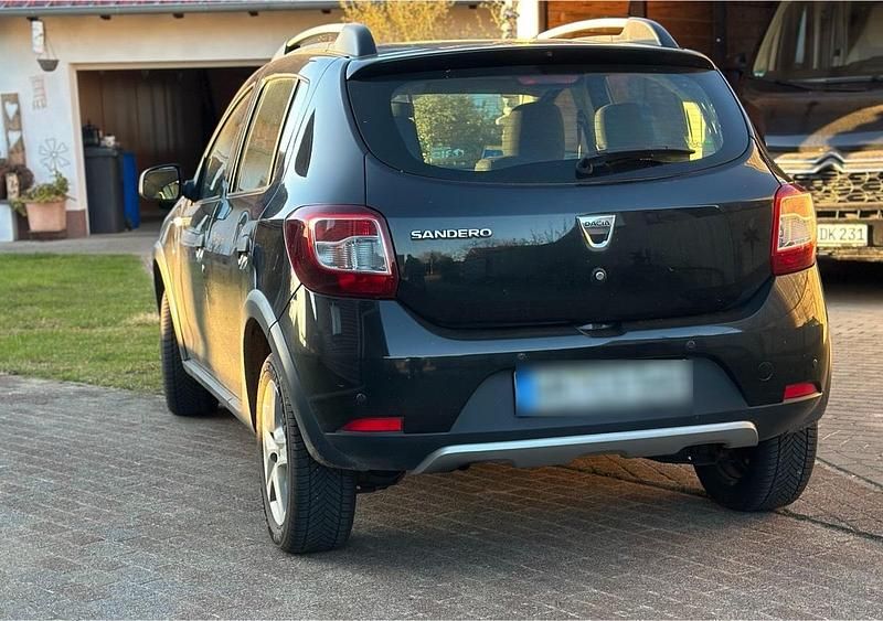 Gebraucht Dacia Sandero Stepway 90 PS (66 kW) 2013 Schwarz SUV