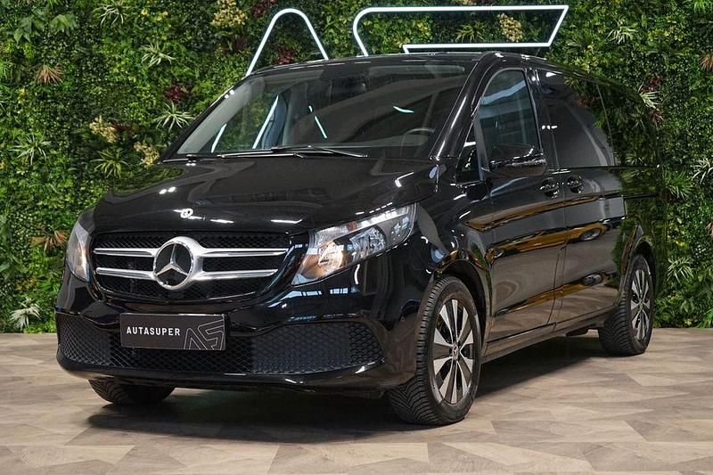Gebraucht Mercedes V220 163 PS (119 kW) 2021 Schwarz Van / Kleinbus