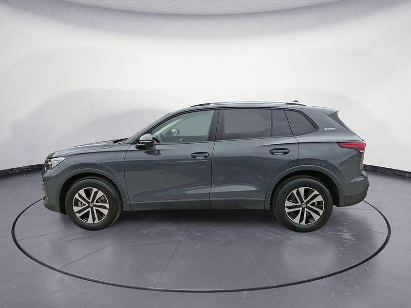 Neu VW Tiguan Life 150 PS (110 kW) 2026 Grau SUV