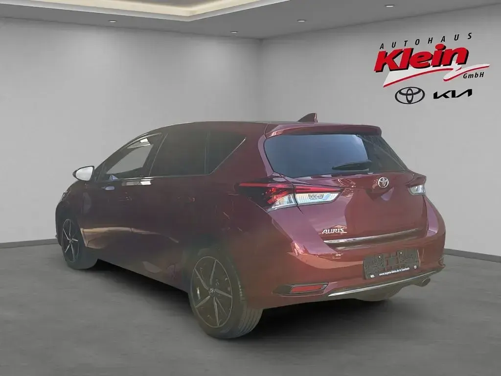 Gebraucht Toyota Auris Basis 116 PS (85 kW) 2017 Tokiorot perleffekt Limousine