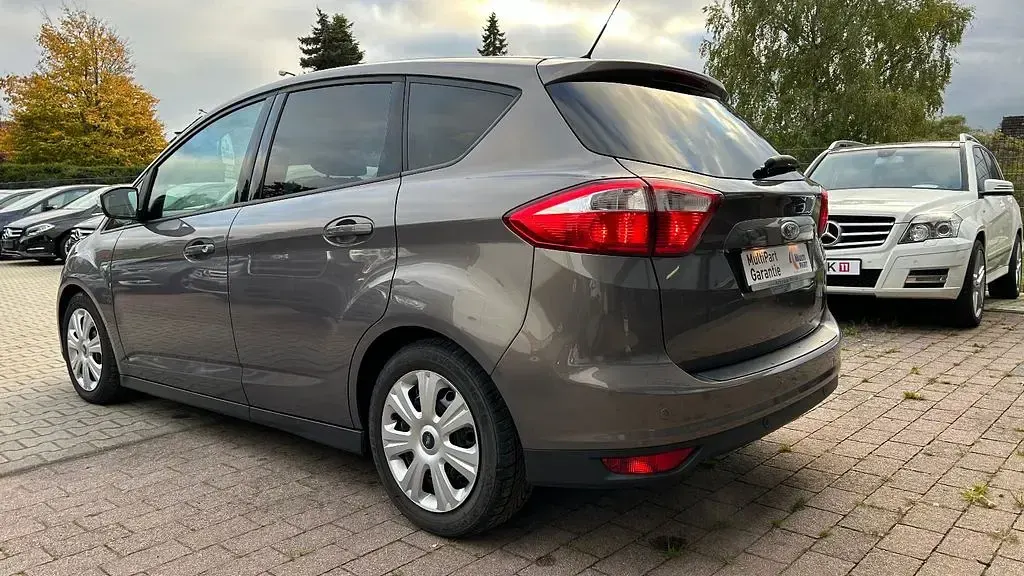 Gebraucht Ford C-MAX Titanium 125 PS (91 kW) 2018 Braun Van / Kleinbus