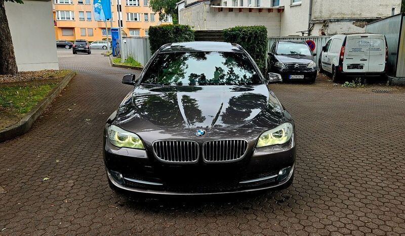 Braun Gebraucht 2012 BMW 525 Sport Line Kombi | 20.000 € - Bild 1/4