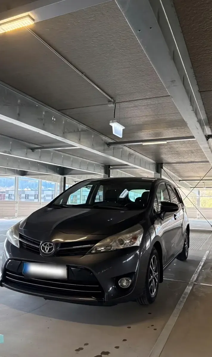 Gebraucht Toyota Verso 124 PS (91 kW) 2014 Grau Van / Kleinbus