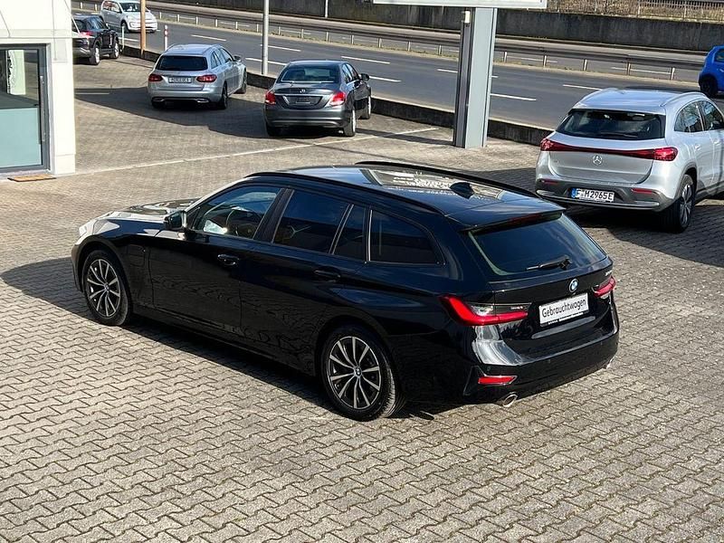 Gebraucht BMW 330e 184 PS (135 kW) 2021 Schwarz Limousine