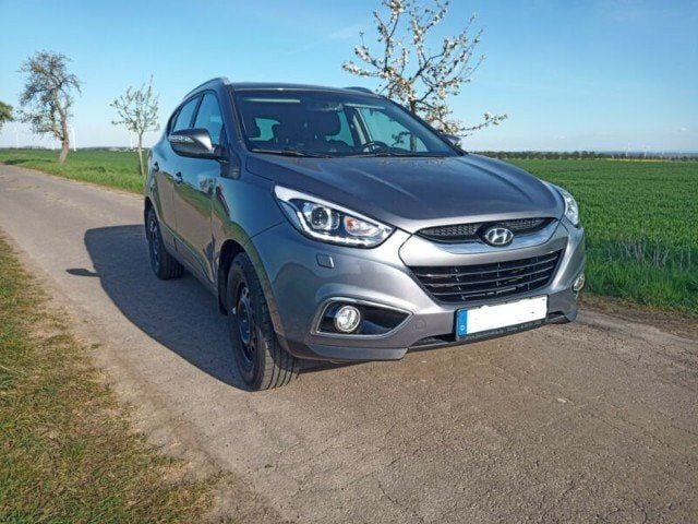 Gebraucht Hyundai ix35 166 PS (122 kW) 2016 Silber metallic SUV