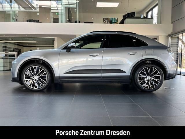 Neu Porsche Macan Chrono 300 kW (408 PS) 2026 Silber SUV