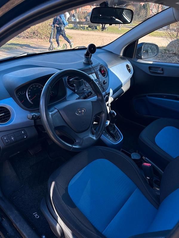 Gebraucht Hyundai i10 67 PS (49 kW) 2017 Schwarz Kleinwagen