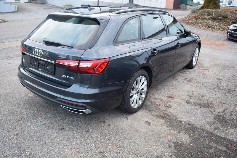 Gebraucht Audi A4 150 PS (110 kW) 2022 Grau Kombi