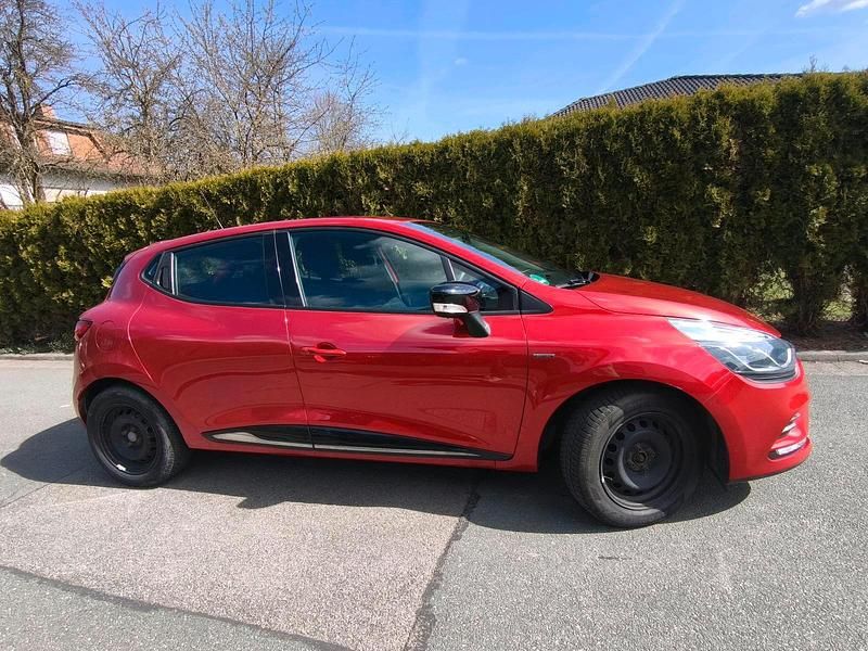Gebraucht Renault Clio IV LIMITED 75 PS (55 kW) 2019 Rot Kleinwagen
