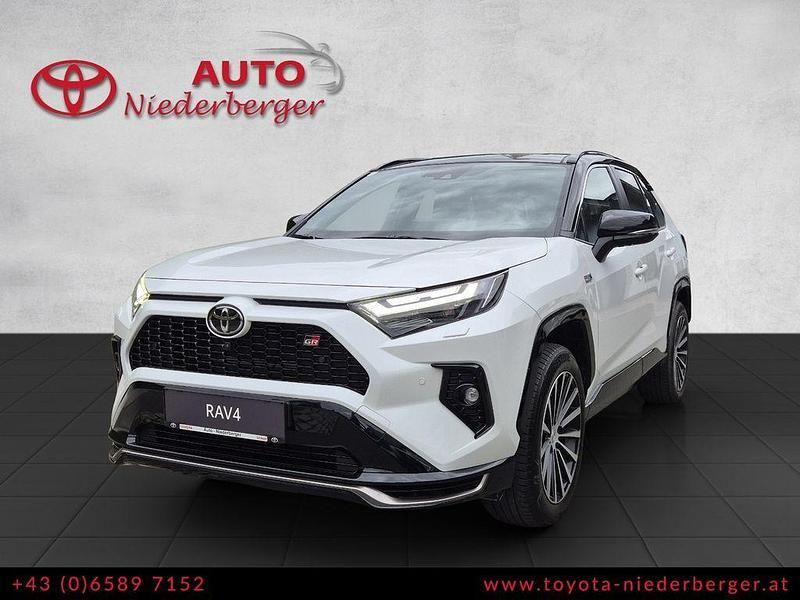Weiß Gebraucht 2023 Toyota RAV4 Hybrid Sport SUV | 46.890 € (Etwas zu teuer) - Bild 1/4