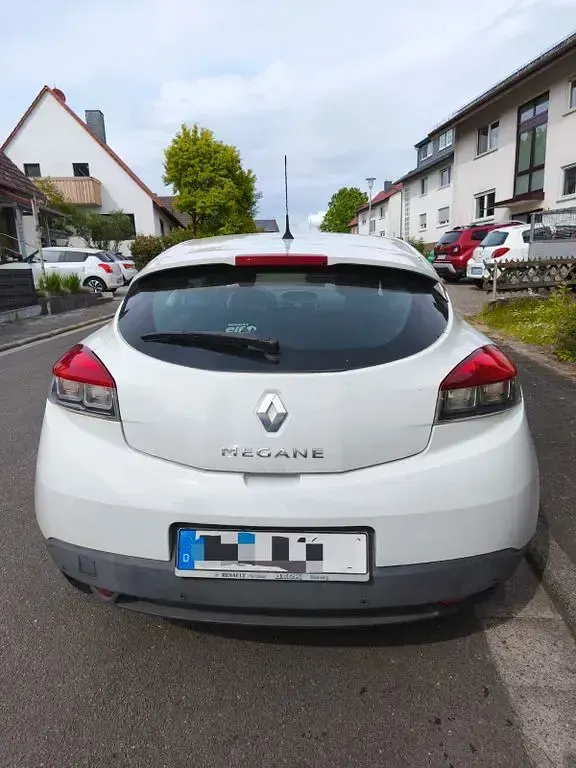 Gebraucht Renault Mégane Coupé 110 PS (80 kW) 2011 Weiß Coupé
