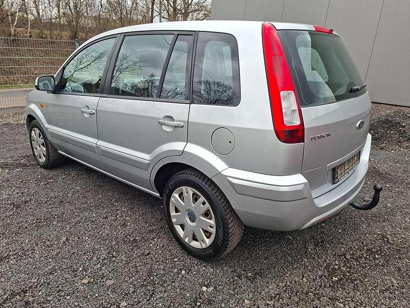 Gebraucht Ford Fusion Style 80 PS (58 kW) 2011 Polarsilber metallic Kleinwagen