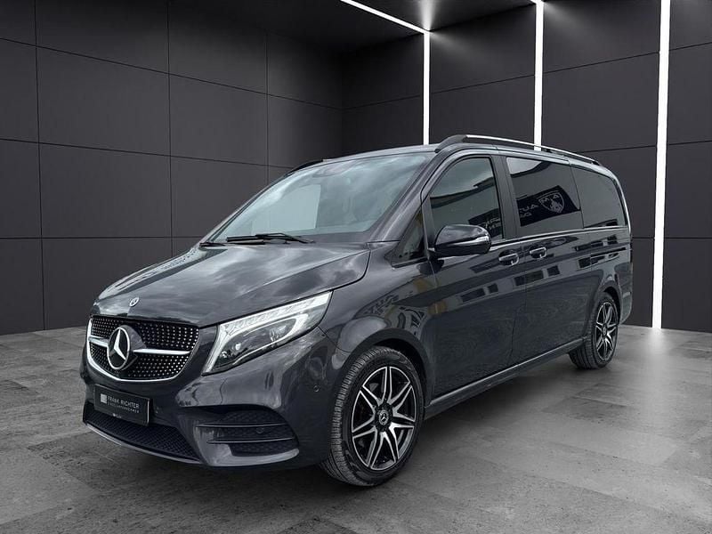Grau Gebraucht 2022 Mercedes V250 AMG Van / Kleinbus | 43.900 € (Fairer Preis) - Bild 1/4