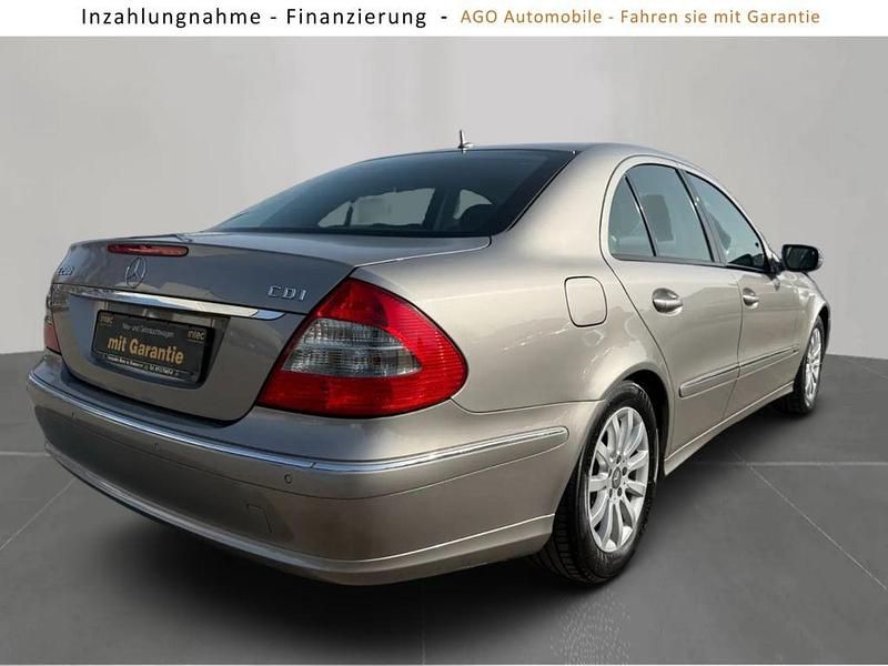 Gebraucht Mercedes E200 136 PS (100 kW) 2009 Silber Limousine
