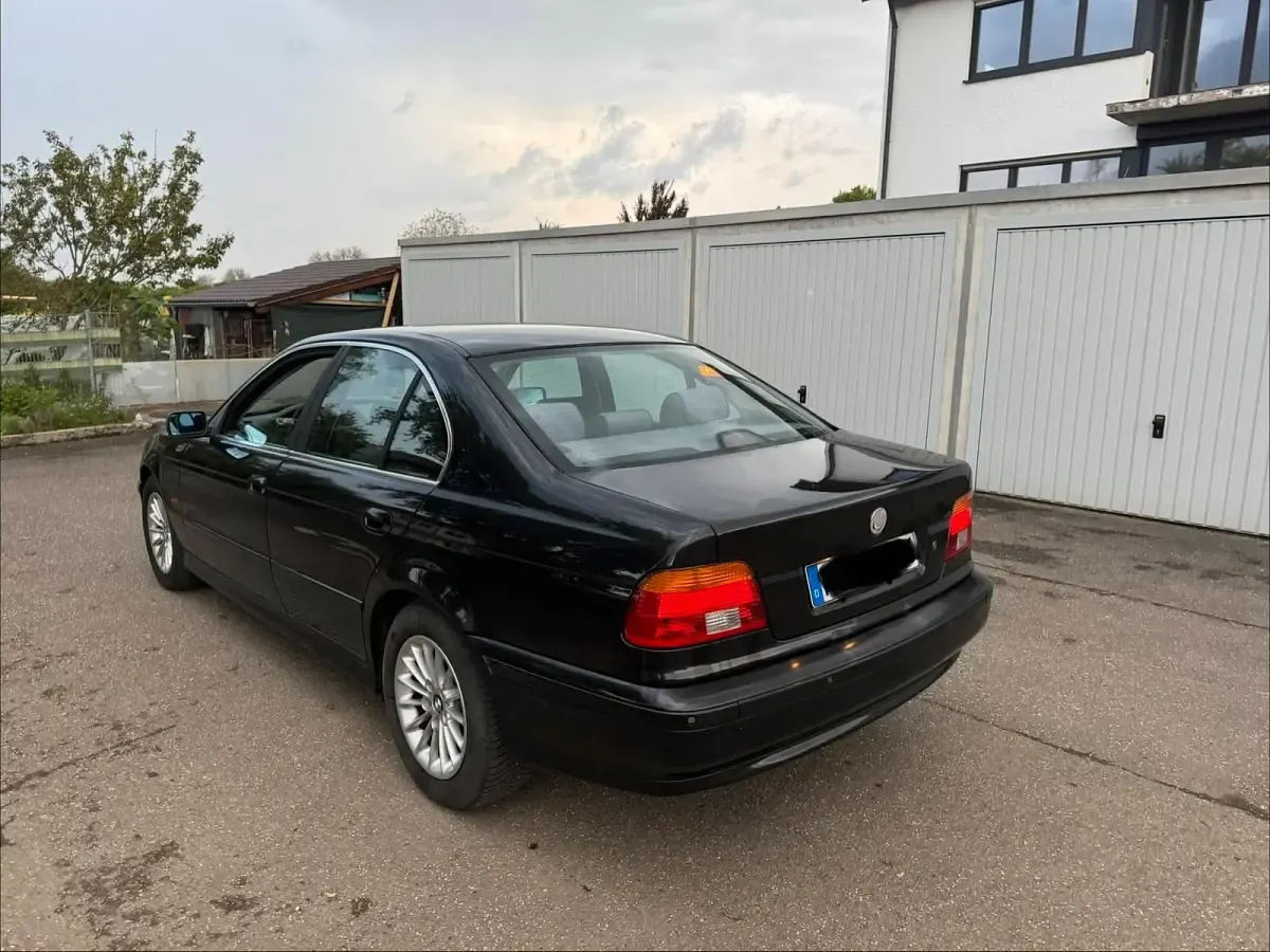 Gebraucht BMW 530 Basis 231 PS (169 kW) 2001 Schwarz Limousine
