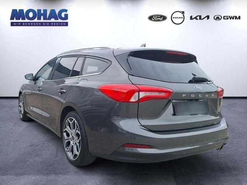 Gebraucht Ford Focus Titanium 125 PS (91 kW) 2020 Grau Kombi