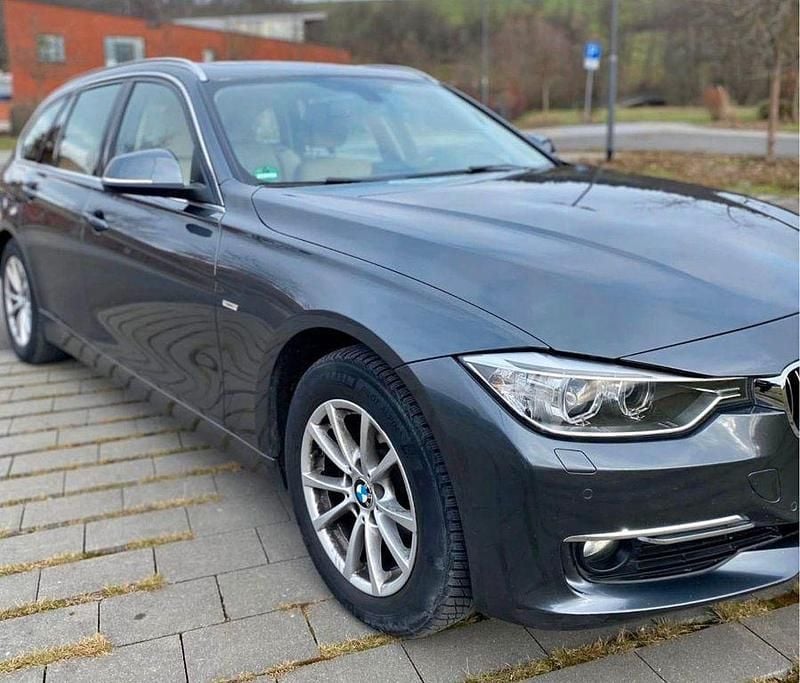 Grau Gebraucht 2015 BMW 320 Luxury Line Kombi | 6.500 € (Superpreis) - Bild 1/4