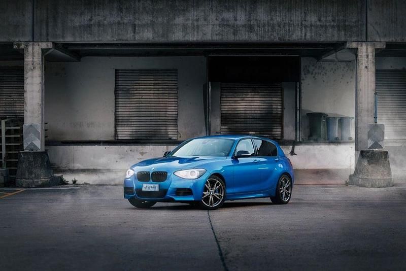 Blau Gebraucht 2013 BMW M135 M Performance Kleinwagen | 24.300 € (Fairer Preis) - Bild 1/4