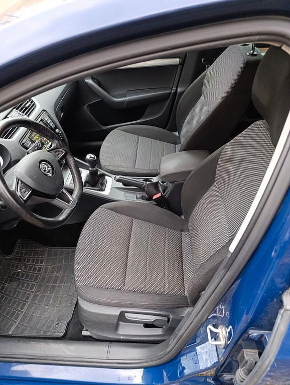 Gebraucht Skoda Octavia Solution 110 PS (80 kW) 2015 Blau Kleinwagen