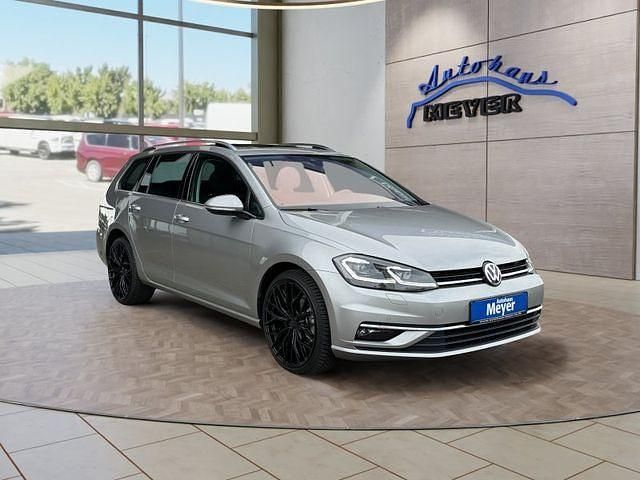Silber Gebraucht 2017 VW Golf VII Kombi | 15.810 € (Fairer Preis) - Bild 1/4