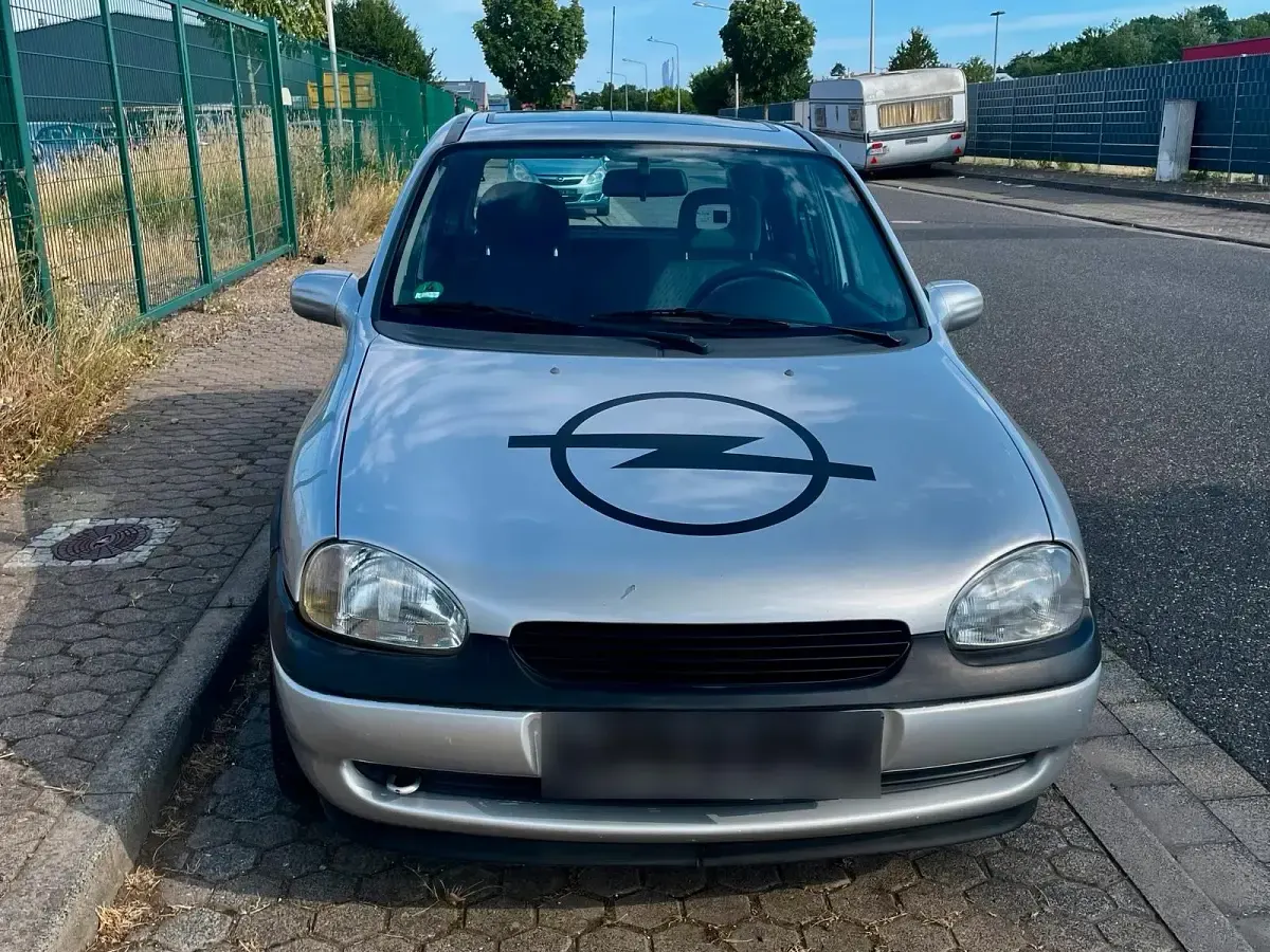 Gebraucht Opel Corsa 90 PS (66 kW) 1997 Silber Kleinwagen