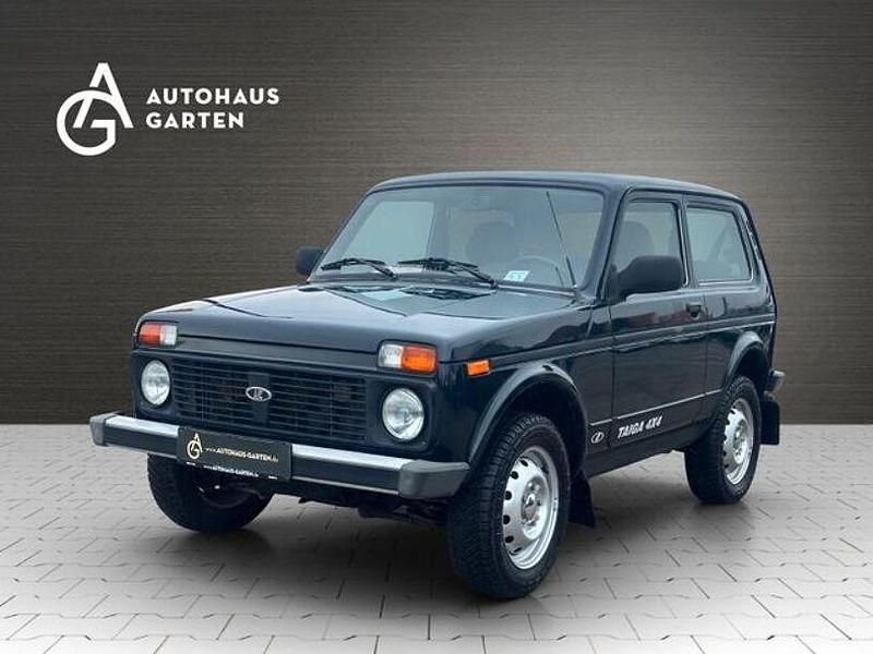 Grün Gebraucht 2016 Lada niva SUV | 9.950 € (Guter Preis) - Bild 1/4