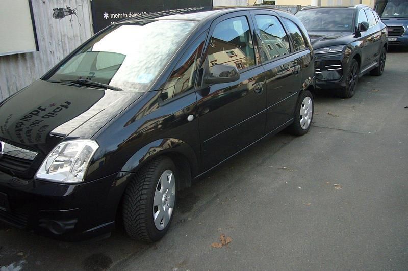 Gebraucht Opel Meriva 90 PS (66 kW) 2010 Schwarz Van / Kleinbus