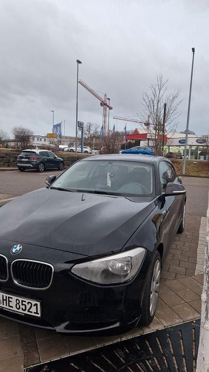 Gebraucht BMW 114 102 PS (75 kW) 2013 Schwarz Kleinwagen