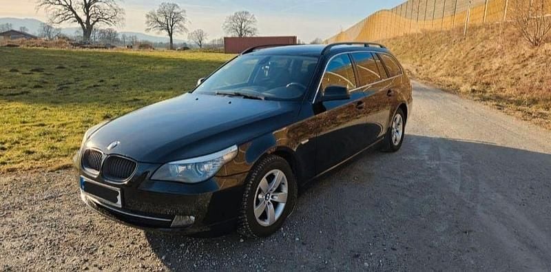 Gebraucht BMW 520 163 PS (119 kW) 2010 Schwarz Kombi