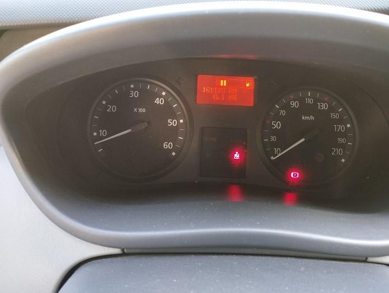 Gebraucht Renault Trafic 90 PS (66 kW) 2014 Grün Van / Kleinbus