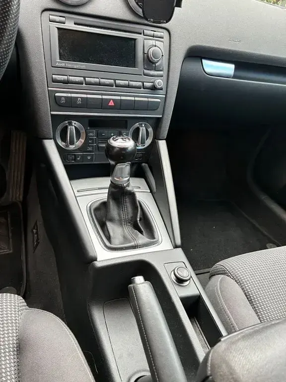 Gebraucht Audi A3 Ambiente 125 PS (91 kW) 2011 Grau Kleinwagen