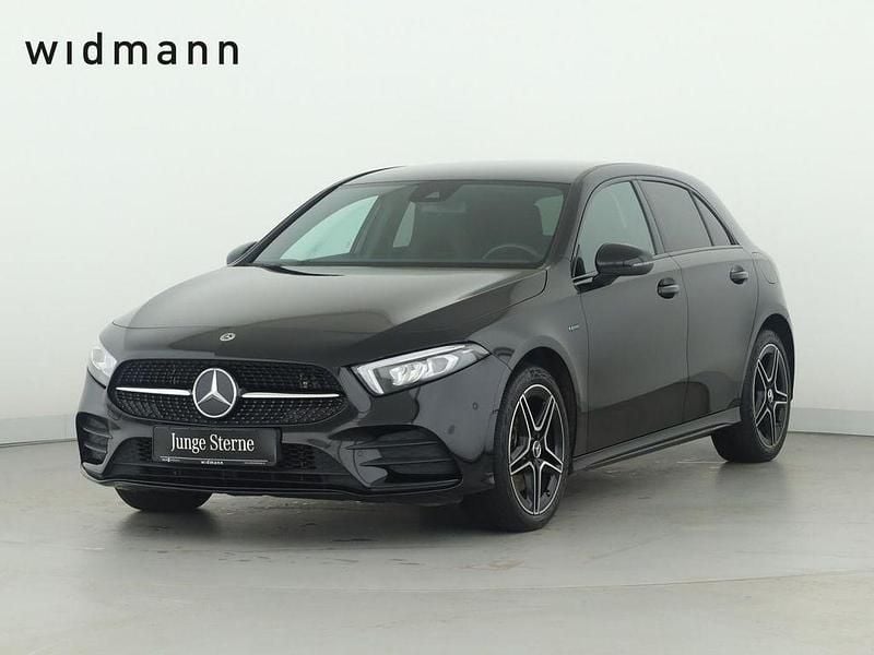 Unilack nachtschwarz Gebraucht 2021 Mercedes A250 AMG Limousine | 23.850 € (Guter Preis) - Bild 1/4