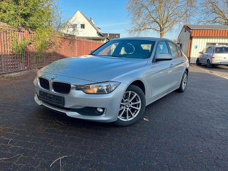 Gebraucht BMW 316 116 PS (85 kW) 2012 Silber Limousine