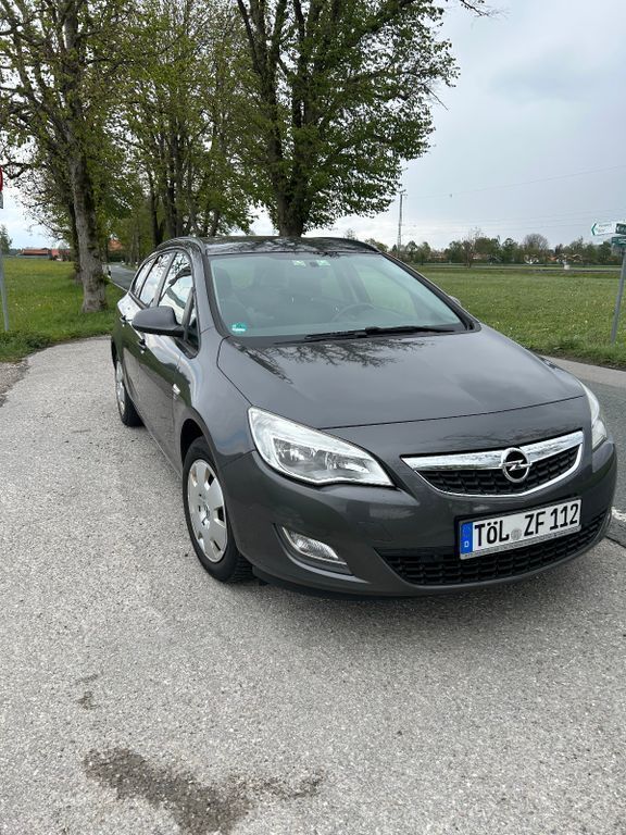 Grau Gebraucht 2012 Opel Astra Kombi | 2.750 € (Superpreis) - Bild 1/4